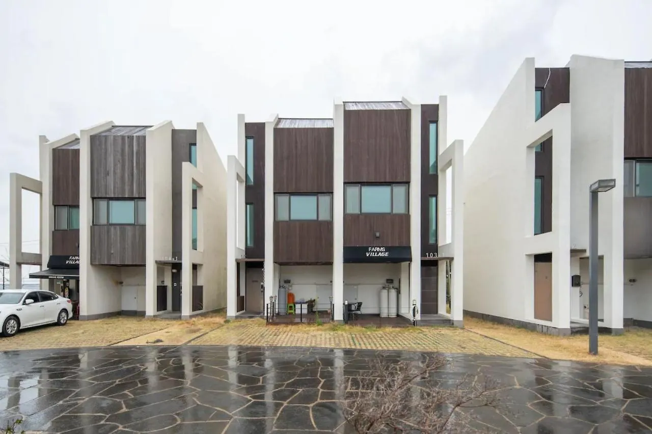 Holiday home Jeju Suwoo Pool Skause