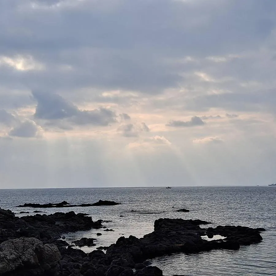 Jeju Suwoo Pool Skause 0*,